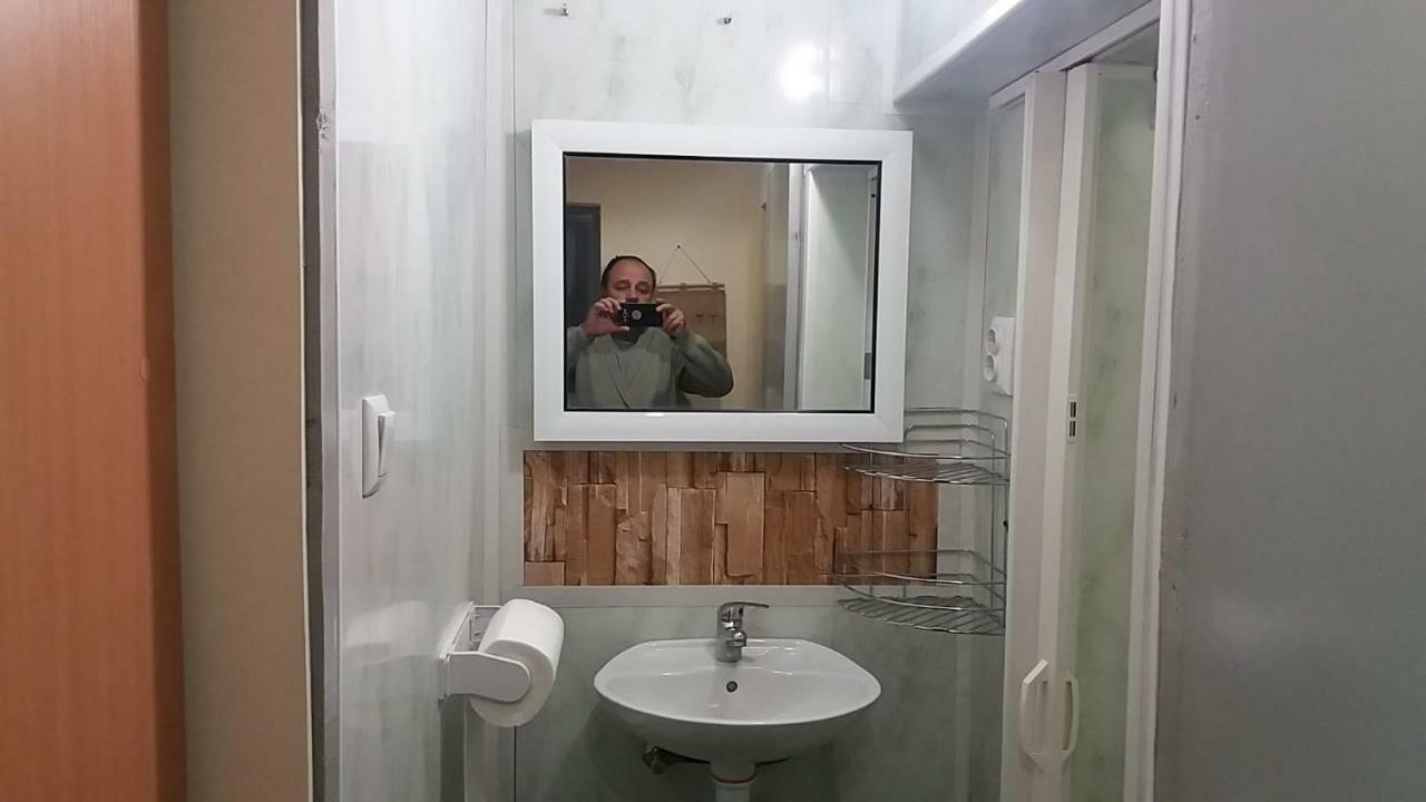 Нощувки Ботеви Sjoemen Buitenkant foto
