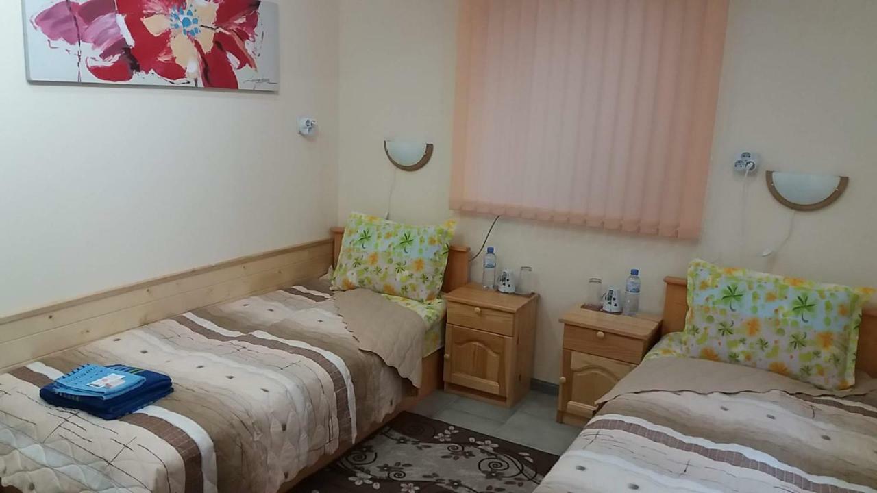 Нощувки Ботеви Sjoemen Buitenkant foto